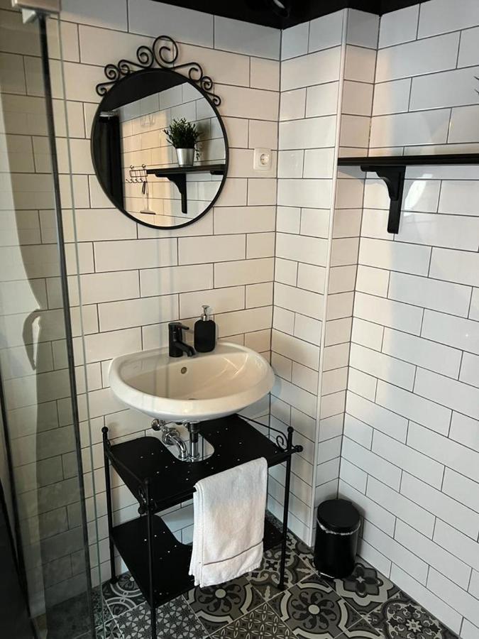 4 Stars Rooms Near Airport Scitarjevo Exteriör bild